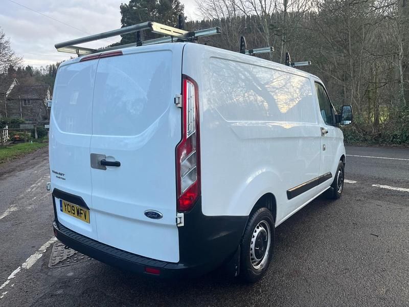 Used Ford Transit Custom 105 HP (77 kW) 2019 White Van