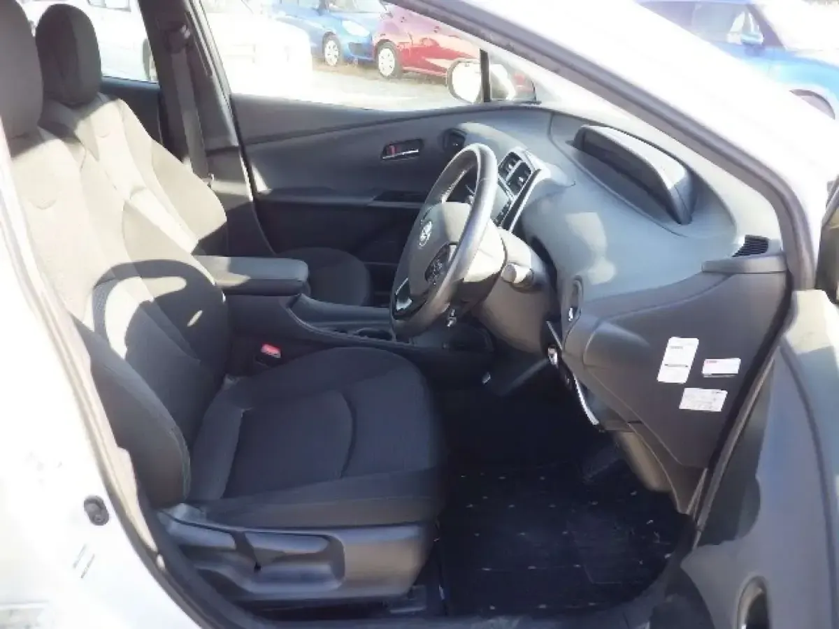Usado Toyota Prius Active 122 CV (89 kW) 2022 Blanco Utilitario