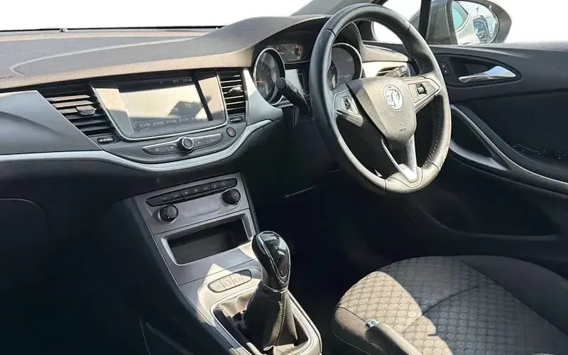 Used Vauxhall Astra Business Edition 131 HP (96 kW) 2021 Hatchback