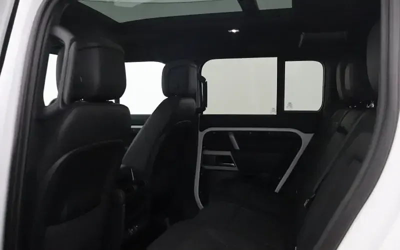 Usado Land Rover Defender HSE Dynamic 249 HP (183 kW) 2025 SUV