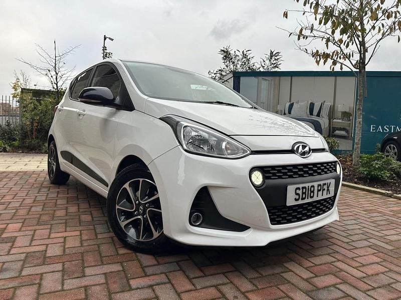 White Used 2018 Hyundai i10 Premium Hatchback | £4,795 (Super price) - Image 1/4