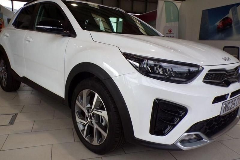 White New 2025 Kia Stonic GT-Line SUV | £19,999 (Super price) - Image 1/1