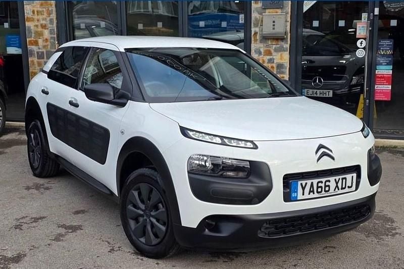 White Used 2017 Citroën C4 Cactus PureTech Hatchback | £5,500 (Fair price) - Image 1/1