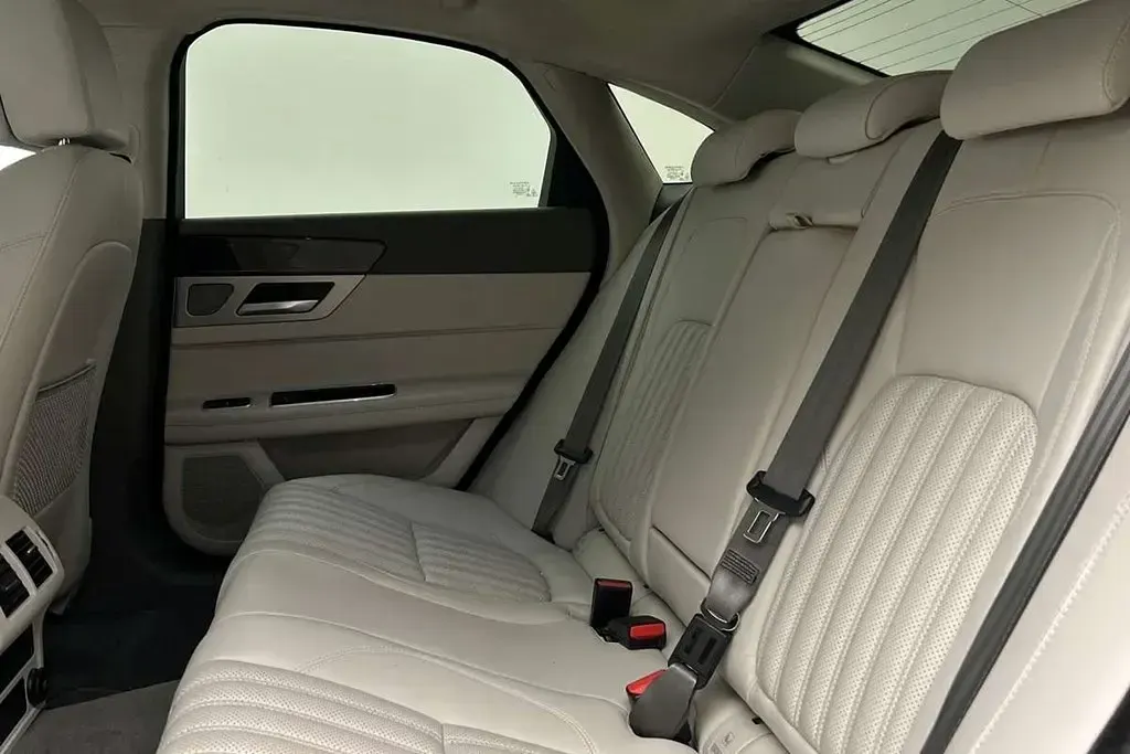 Usado Jaguar XF Portfolio 247 HP (181 kW) 2019 Vermelho Sedan