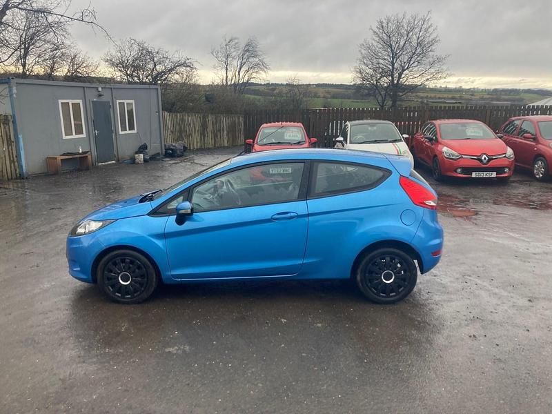 Used Ford Fiesta 60 HP (44 kW) 2010 Blue Hatchback