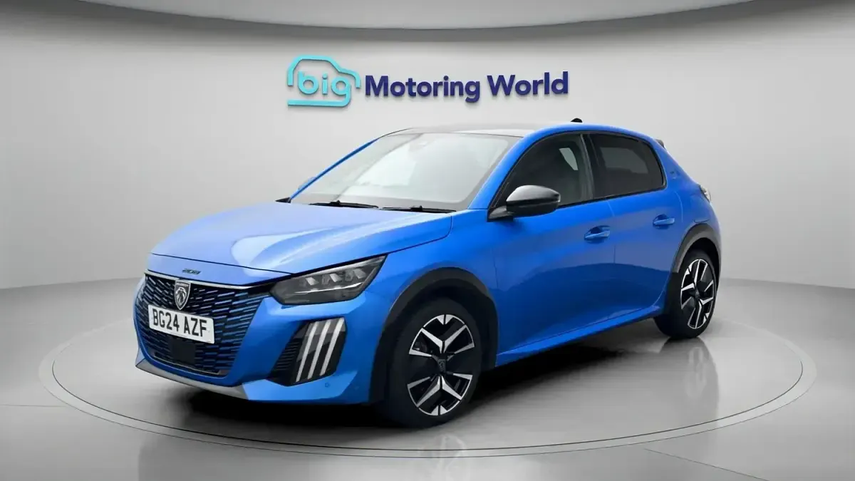Used Peugeot 208 GT 102 HP (75 kW) 2024 Blue Hatchback