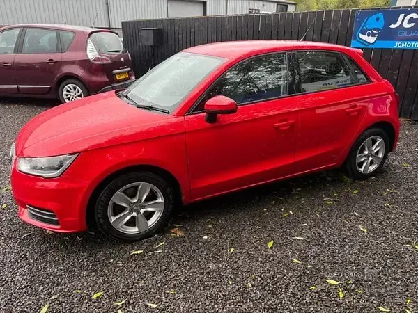 Usado Audi A1 116 HP (85 kW) 2015 Vermelho Citadino