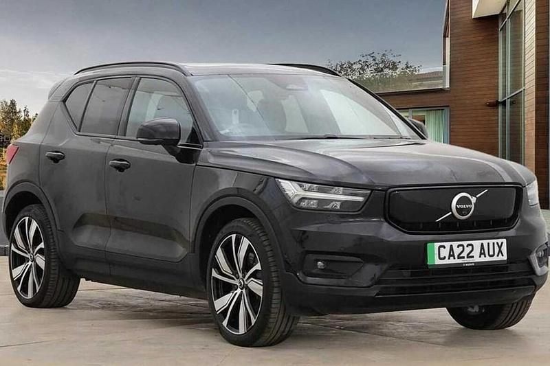 Used 2022 Volvo XC40 Pro SUV | £26,500 (Fair price) - Image 1/1