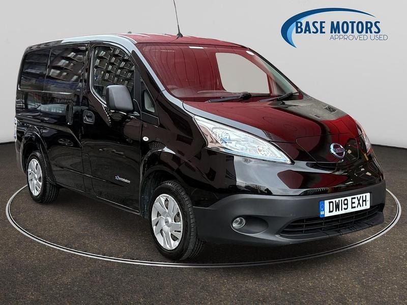 Black Used 2019 Nissan e-NV200 Acenta MPV | £5,990 (Fair price) - Image 1/4