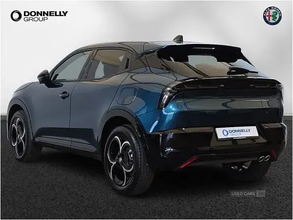 New Alfa Romeo Junior 136 HP (100 kW) 2026 Green SUV