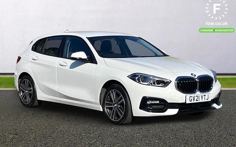 Used BMW 118 Sport Line 136 HP (100 kW) 2021 White Hatchback
