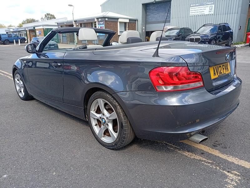 Usado BMW 118 Cabriolet Exclusive 2012 Cinzento Cabrios