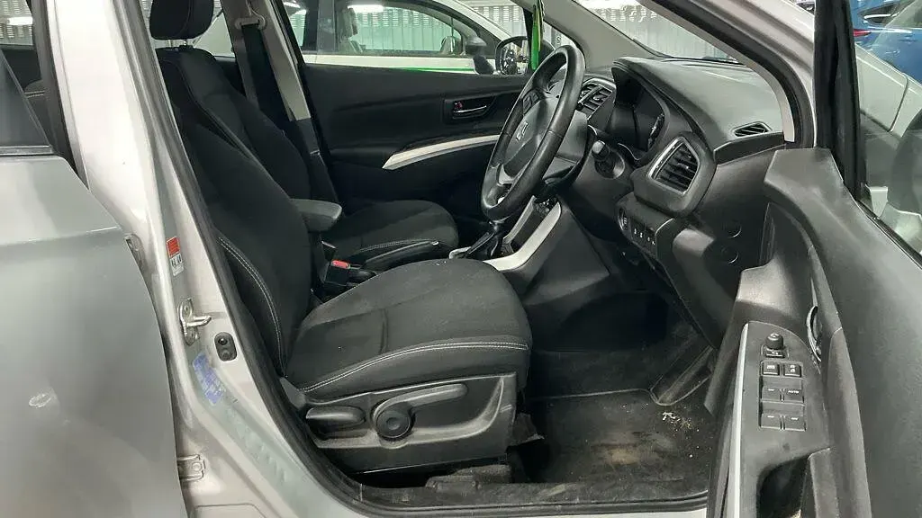 Used Suzuki SX4 S-Cross SZ-T 111 HP (81 kW) 2017 Silver SUV