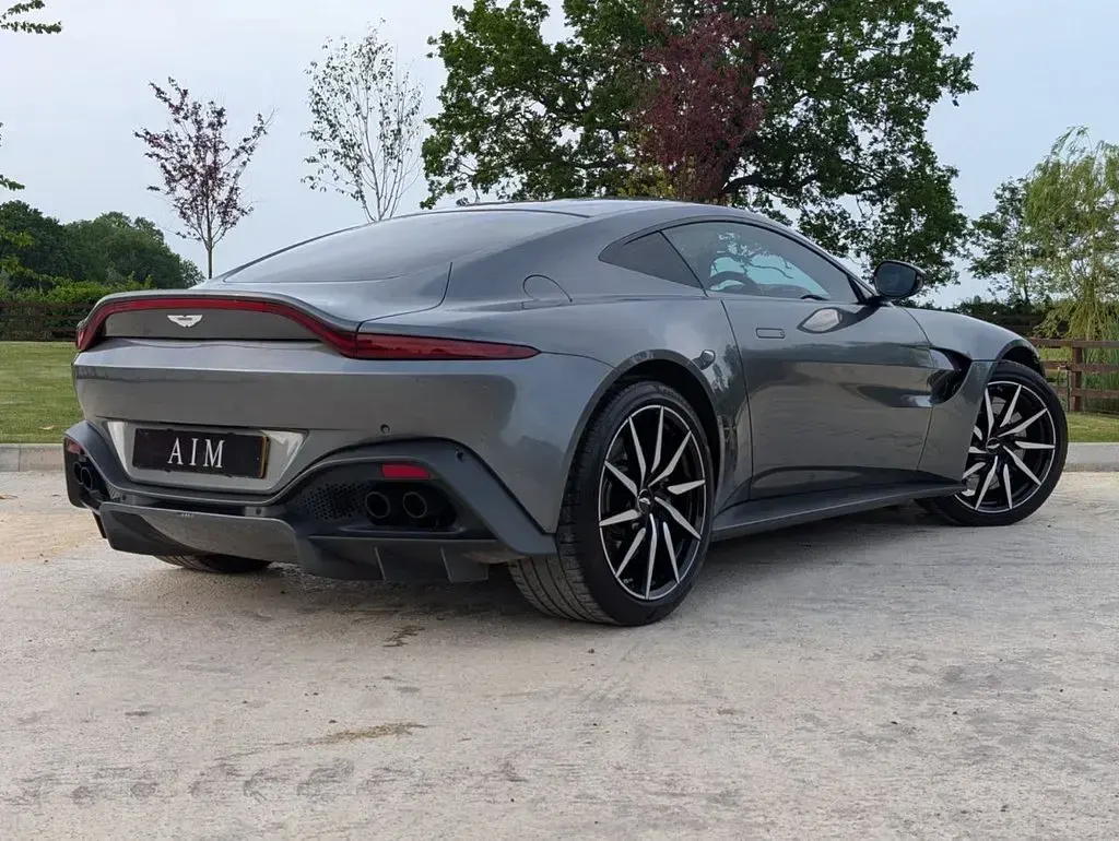 Used Aston Martin V8 Vantage 510 HP (375 kW) 2018 Silver Coupe