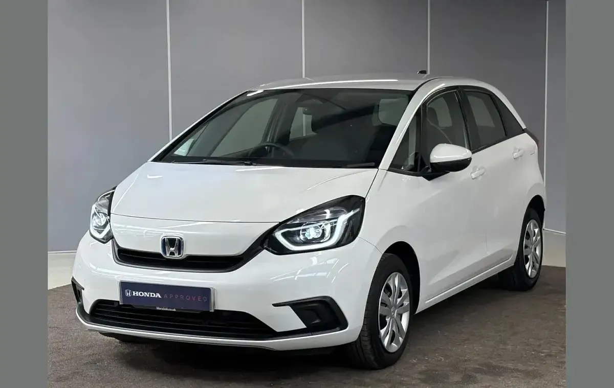Used Honda Jazz Hybrid 107 HP (78 kW) 2023 White Hatchback