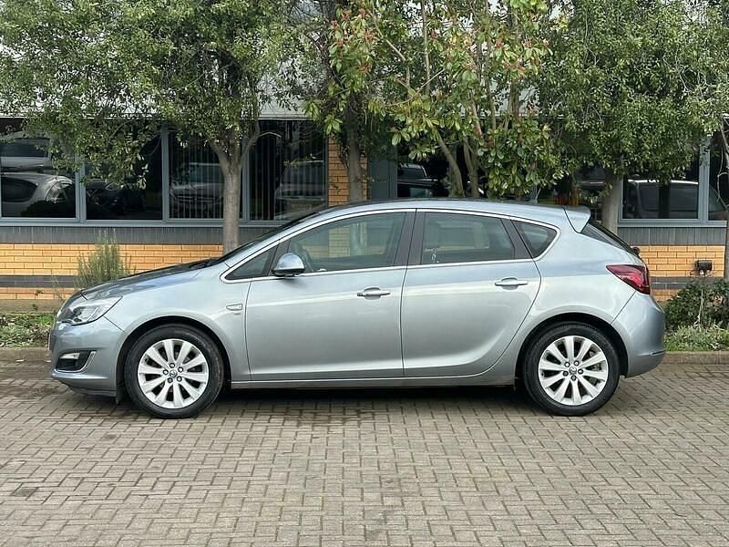 Used Vauxhall Astra Elite 2013 Silver Hatchback