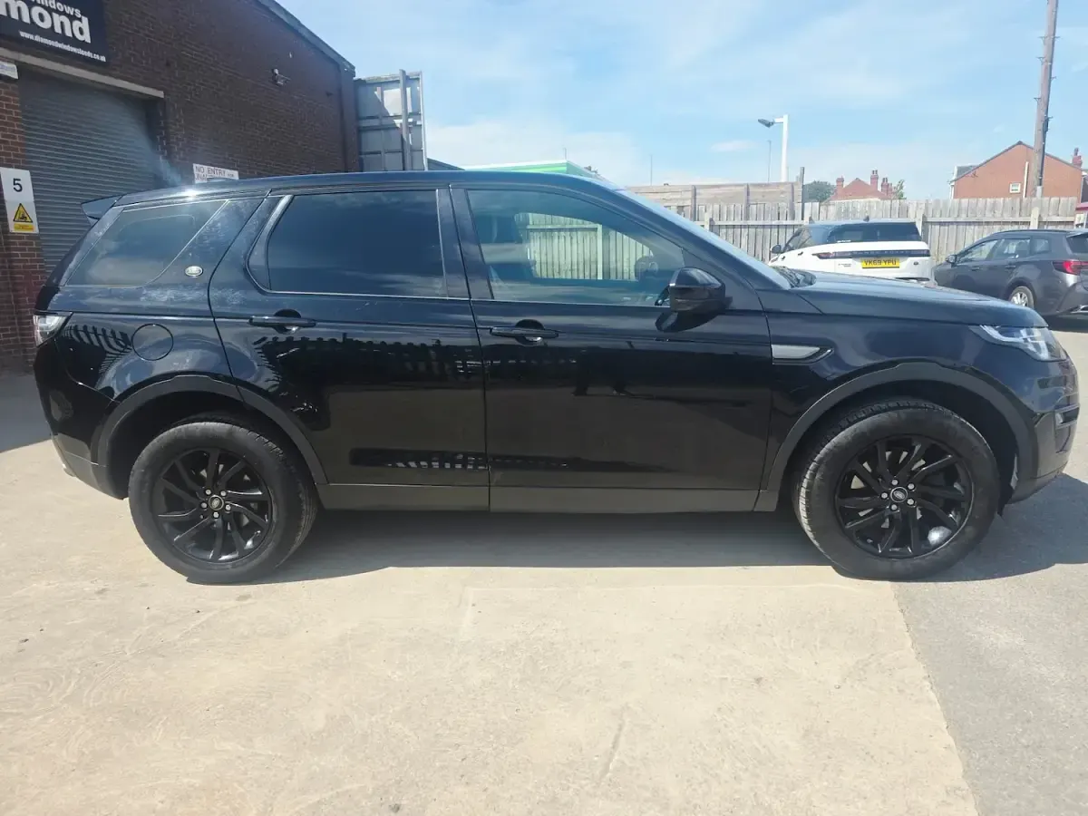 Used Land Rover Discovery Sport SE 2019 Black SUV