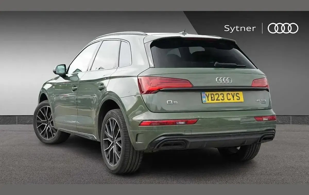 Used Audi Q5 Comfort 261 HP (191 kW) 2023 Green SUV