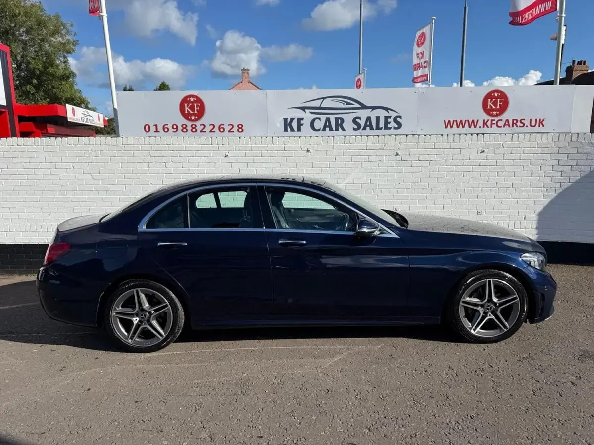 Used Mercedes C220 AMG Line Premium Plus 194 HP (142 kW) 2018 Blue Sedan
