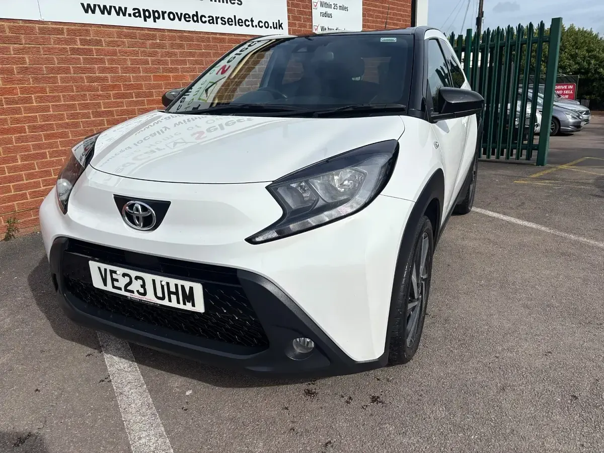 Used Toyota Aygo X 72 HP (52 kW) 2023 White SUV