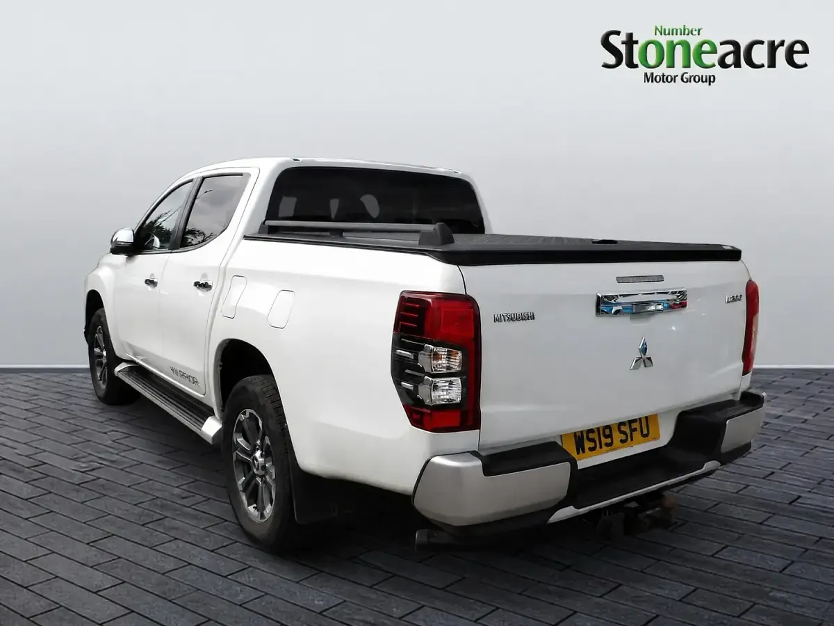 Used Mitsubishi L200 Warrior 150 HP (110 kW) 2019 White Pickup