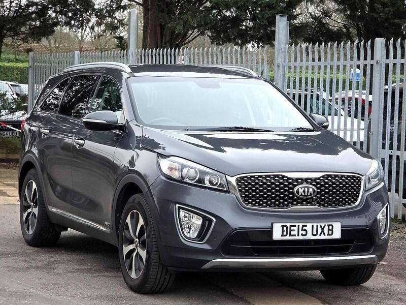 Grey Used 2015 Kia Sorento SUV | £9,990 (Fair price) - Image 1/4