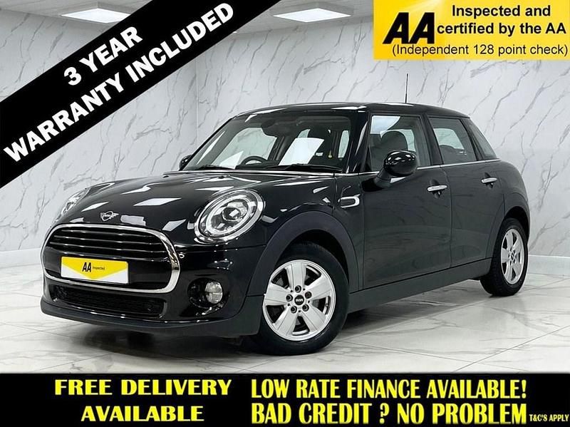 Black Used 2019 Mini Cooper Classic Hatchback | £14,395 (Good price) - Image 1/2