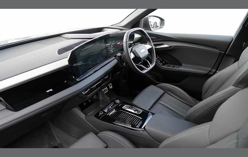 Begagnad Audi Q6 e-tron S-Line 284 kW (387 HK) 2025 Grå SUV
