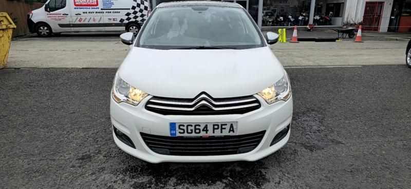 Used Citroën C4 SELECTION 110 HP (80 kW) 2014 White Hatchback