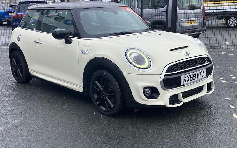 Used Mini Cooper S Hatch 192 HP (141 kW) 2019 White Hatchback
