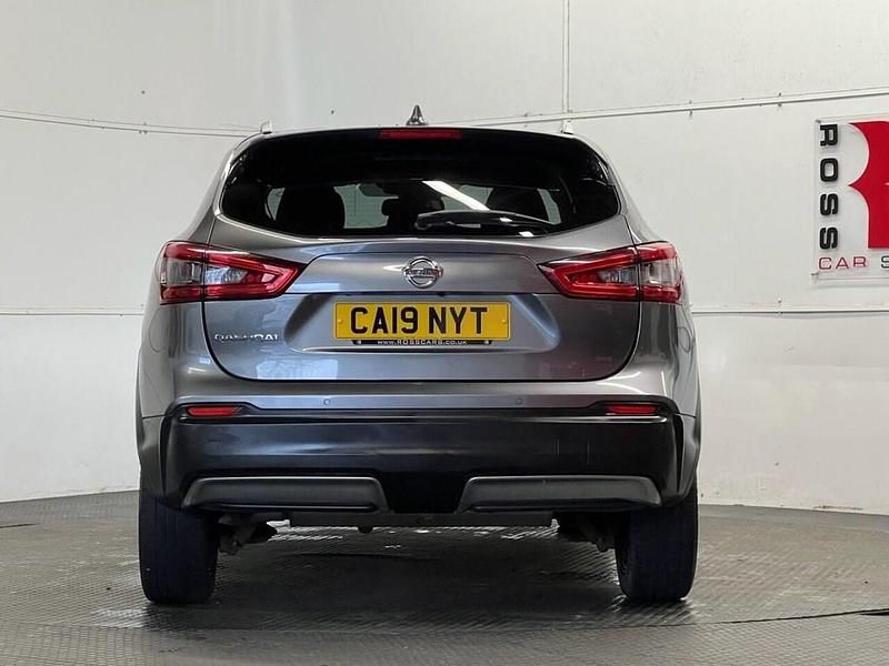 Used Nissan Qashqai N-Connecta 140 HP (102 kW) 2019 Grey SUV