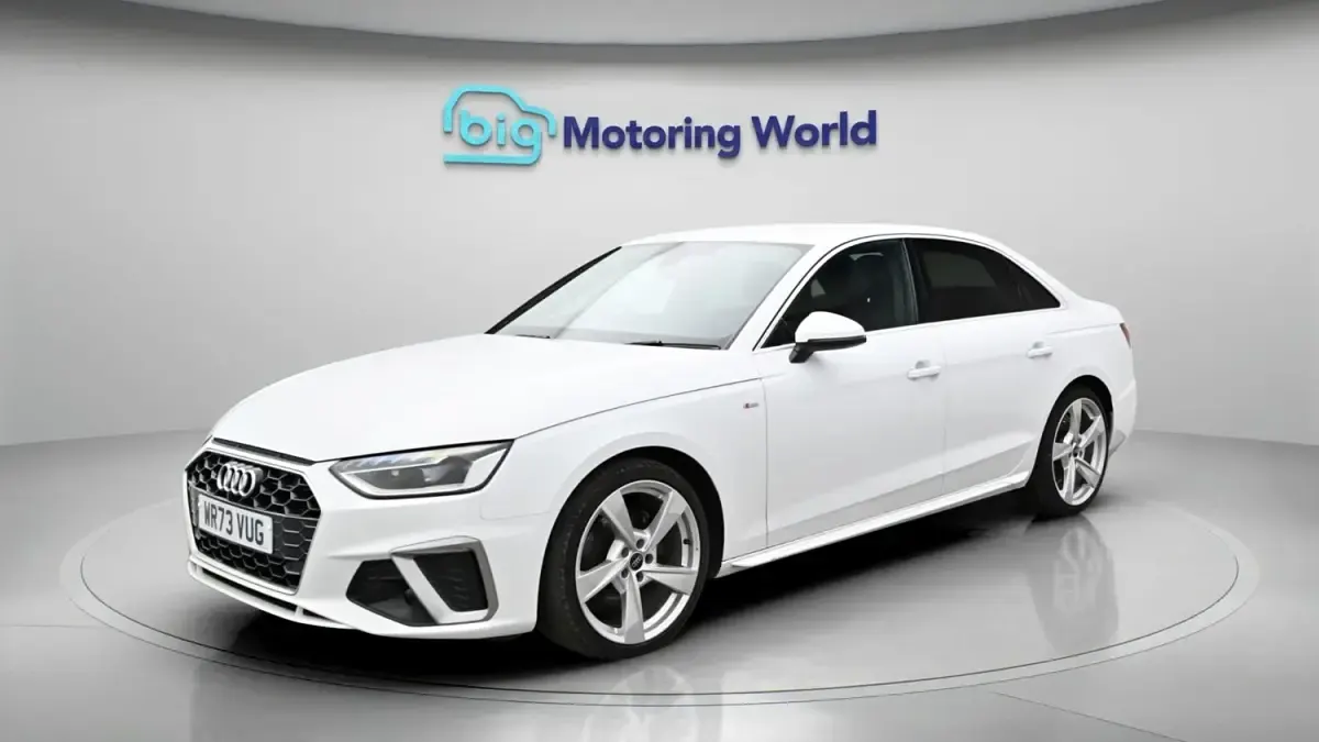 Usado Audi A4 S-Line 148 HP (108 kW) 2023 Branco Sedan