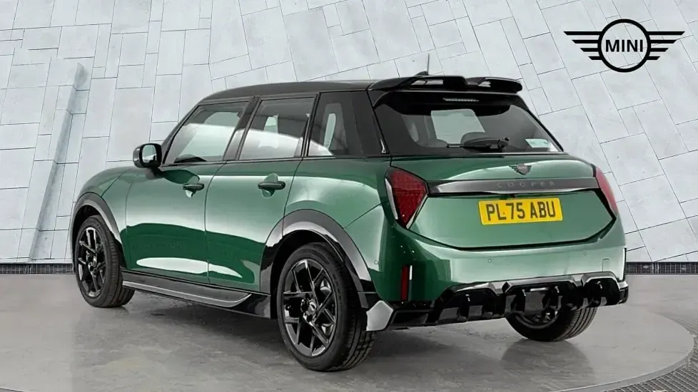 Used Mini Cooper Hatch 113 kW (154 HP) 2026 Green Hatchback