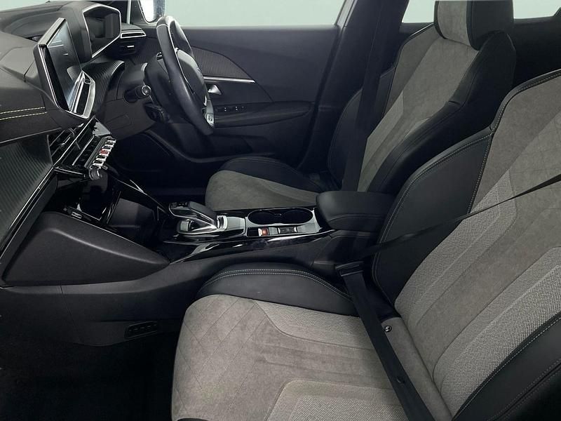 Used Peugeot e-2008 Premium 100 kW (136 HP) 2021 White SUV