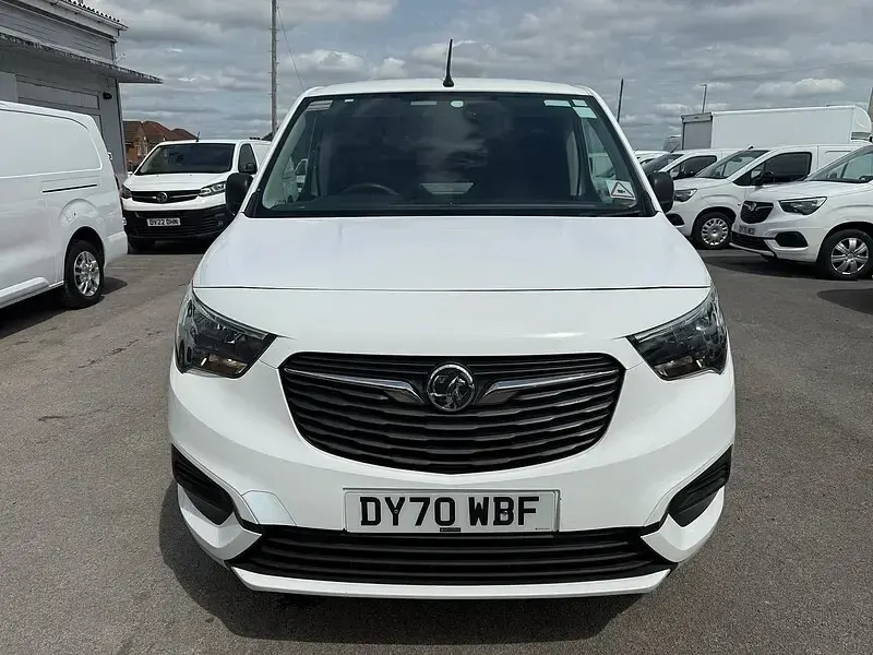 Used Vauxhall Combo Sportive 100 HP (73 kW) 2020 White MPV
