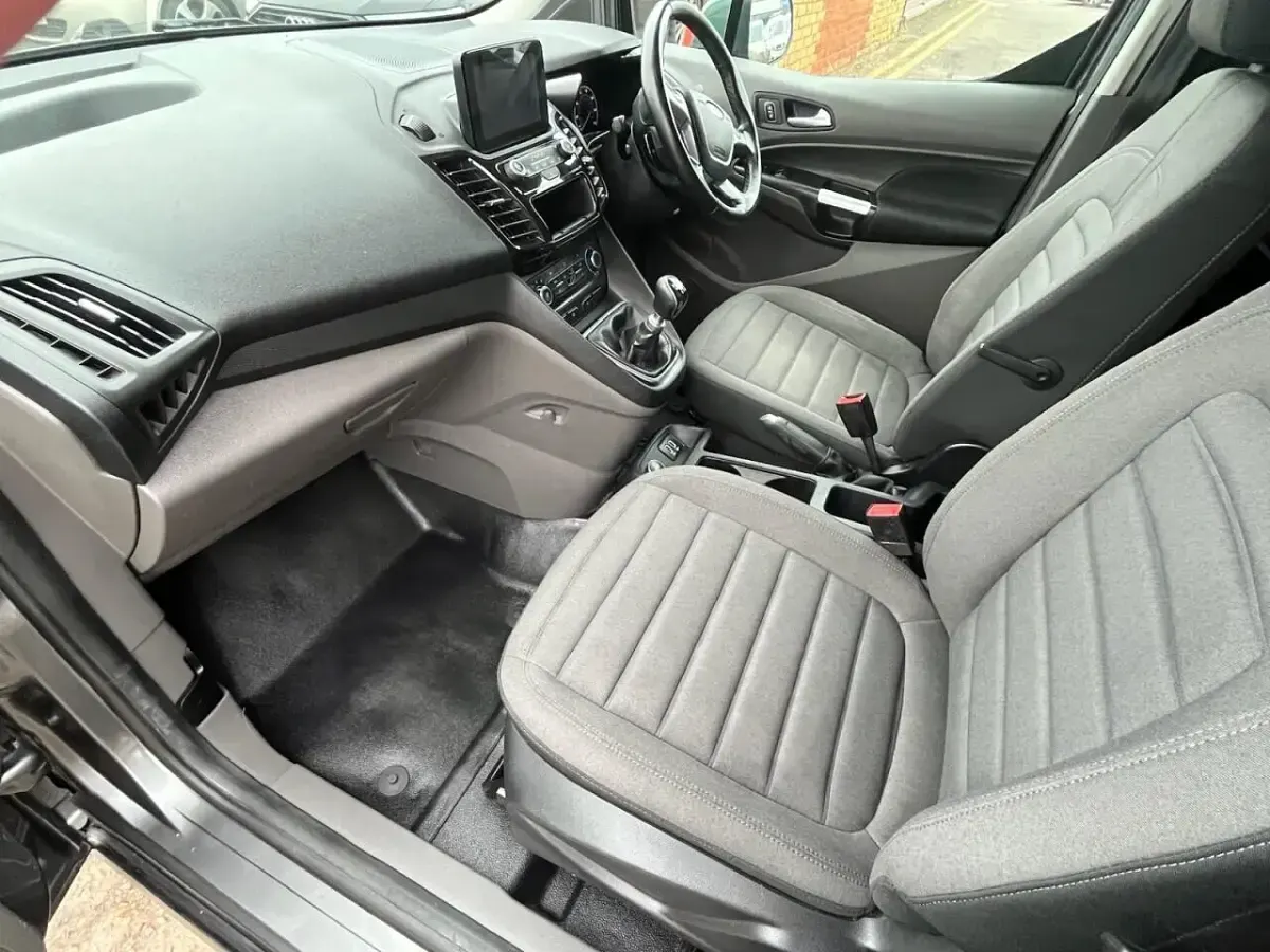 Used Ford Transit Connect Limited 120 HP (88 kW) 2018 Grey MPV