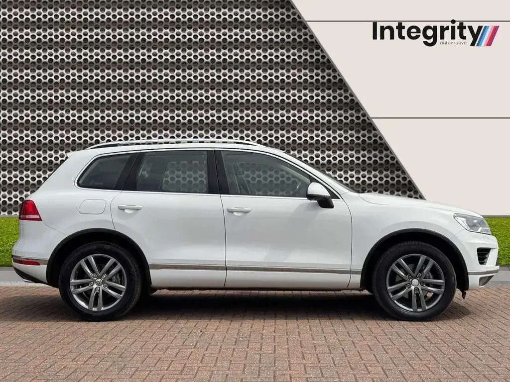 Used VW Touareg SE 262 HP (192 kW) 2015 White SUV