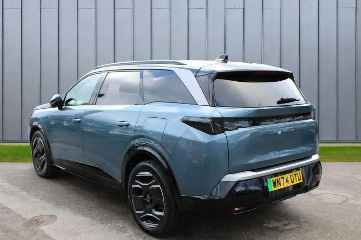 Used Peugeot 5008 GT 152 kW (207 HP) 2024 Blue SUV