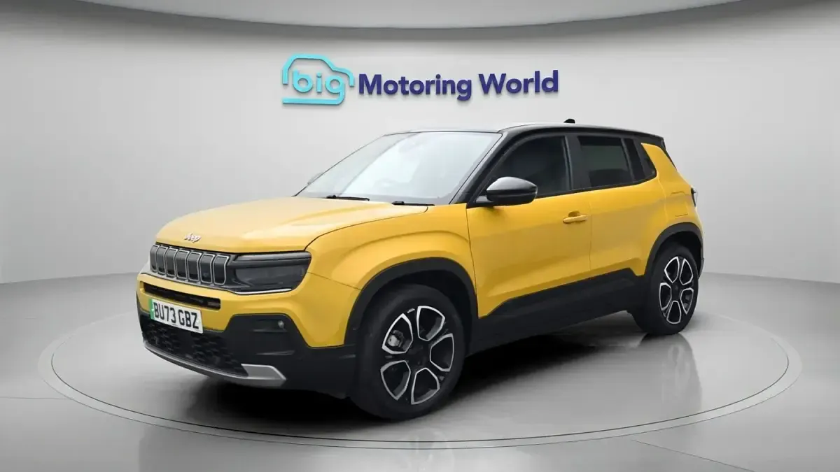 Used Jeep Avenger 114 kW (156 HP) 2024 Yellow/black SUV