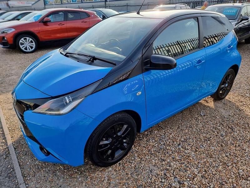 Used Toyota Aygo X-cite 69 HP (50 kW) 2016 Blue Hatchback