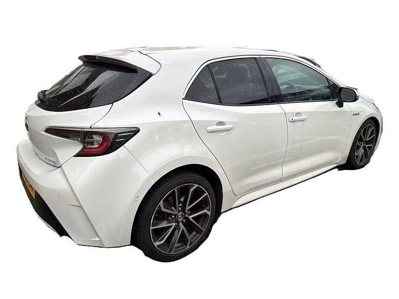 Used Toyota Corolla 184 HP (135 kW) 2019 White Hatchback