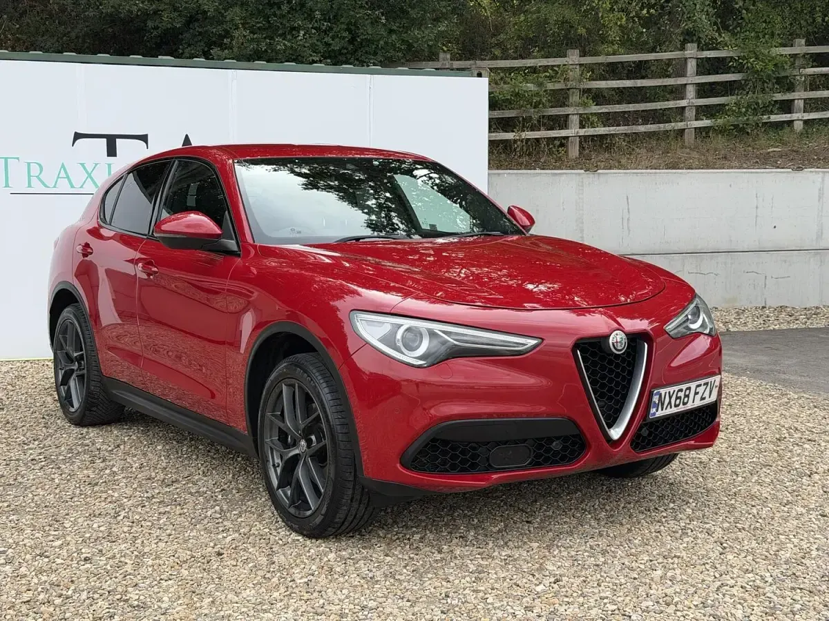 Used Alfa Romeo Stelvio 280 HP (205 kW) 2018 Red SUV