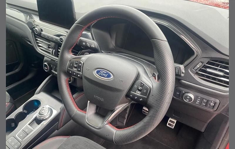 Used Ford Kuga ST-Line 190 HP (139 kW) 2022 Red SUV