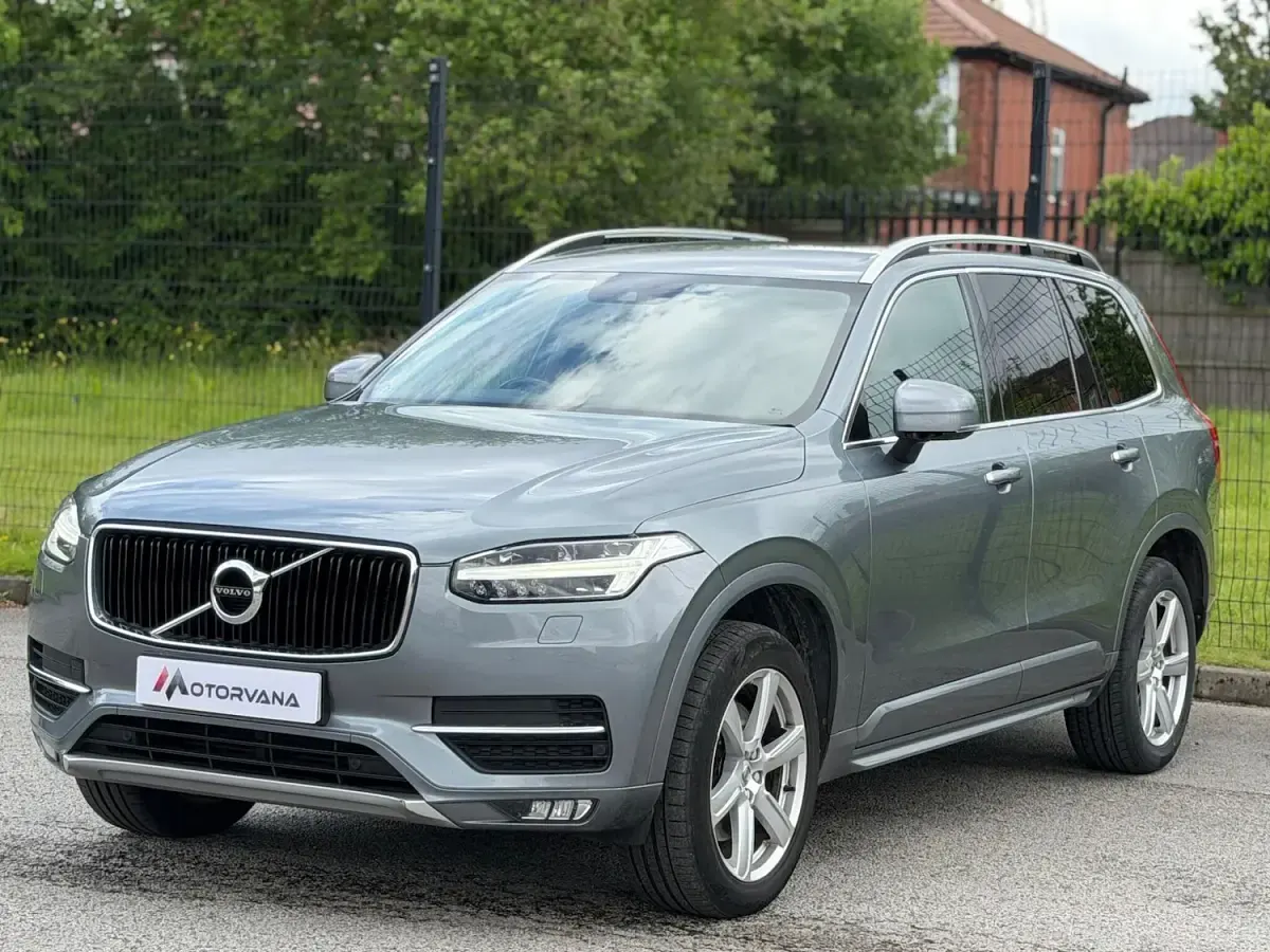 Używany Volvo XC90 Momentum 235 KM (172 kW) 2018 Szary SUV