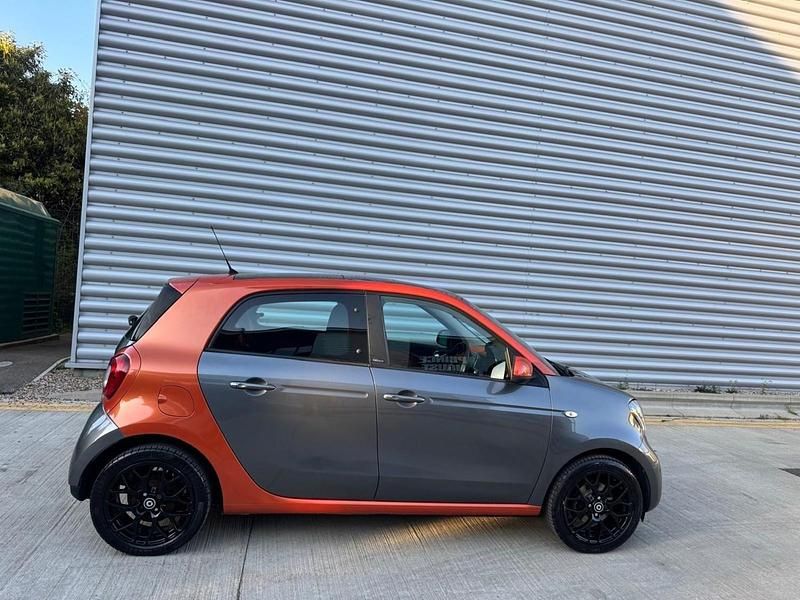 Used Smart ForFour Edition #1 90 HP (66 kW) 2015 Grey Hatchback