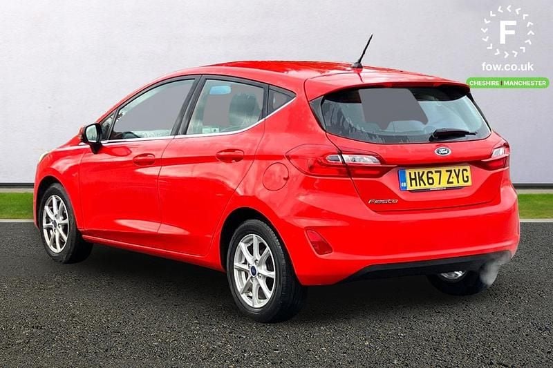 Used Ford Fiesta Zetec 101 HP (74 kW) 2018 Red Hatchback