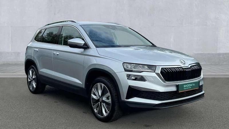 Brilliant silver metallic Used 2024 Skoda Karoq SE L SUV | £20,290 (Fair price) - Image 1/4