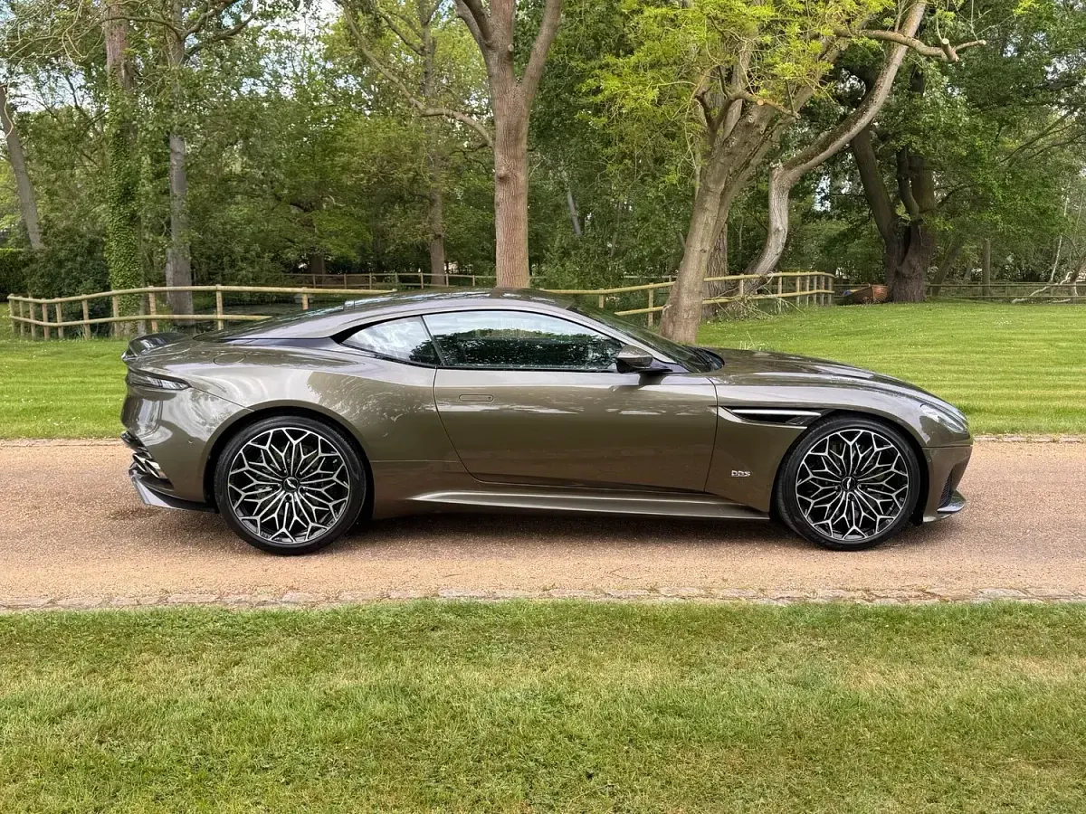 Used Aston Martin DBS 715 HP (525 kW) 2019 Green Coupe