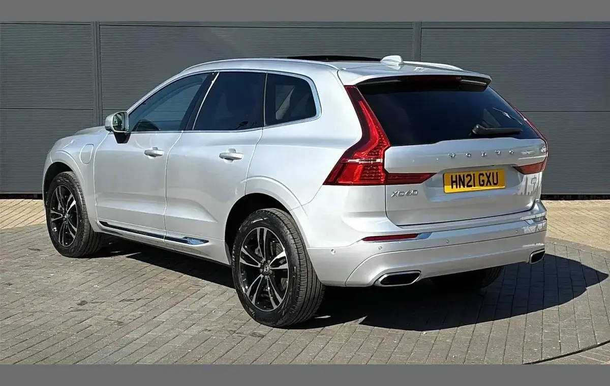 Used Volvo XC60 Inscription 334 HP (245 kW) 2021 Silver SUV