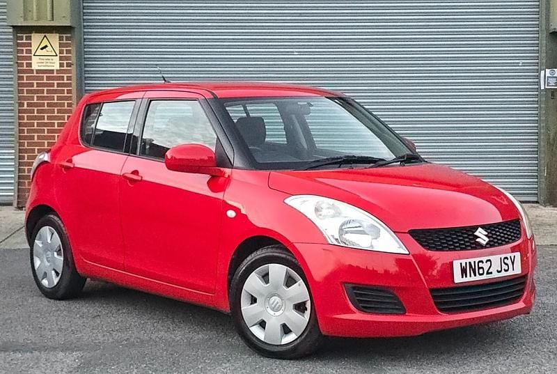 Red Used 2012 Suzuki Swift Hatchback | £2,950 (Fair price) - Image 1/4